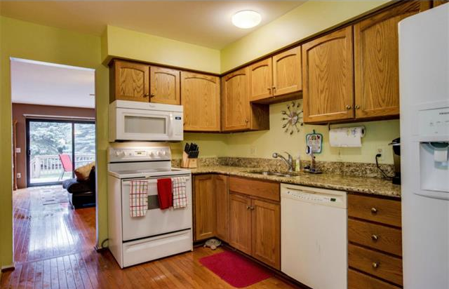 Hampton on the Green Condos for sale